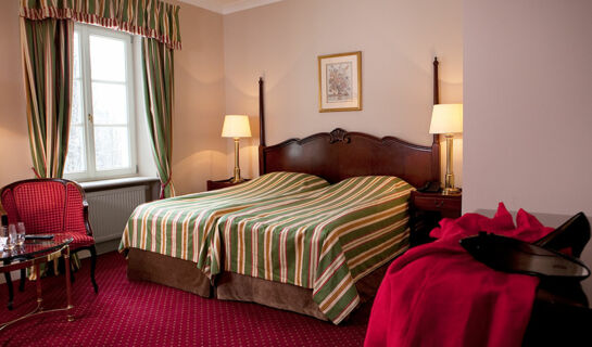 HOTEL DWÒR SIERAKÒW Dobczyce