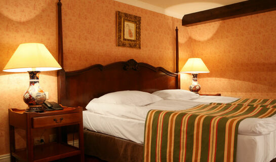 HOTEL DWÒR SIERAKÒW Dobczyce