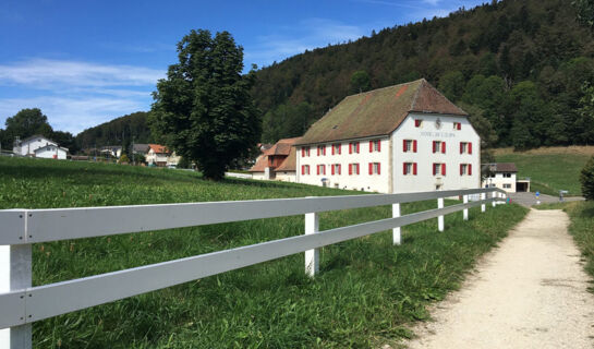 AUBERGE DE BELLELAY - HOTEL DE L'OURS (B&B) Saicourt