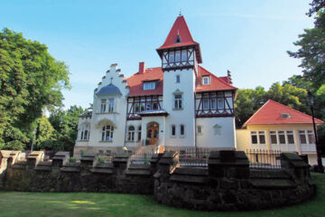 SCHLOßVILLA DERENBURG - HOTEL RESTAURANT CAFÉ Derenburg